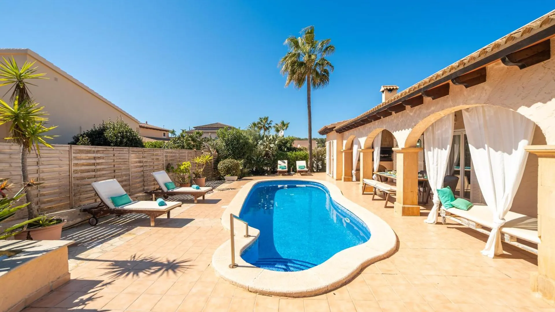 Villa Son Serra, Pool And Chill Out Close To The Beach Son Serra de Marina